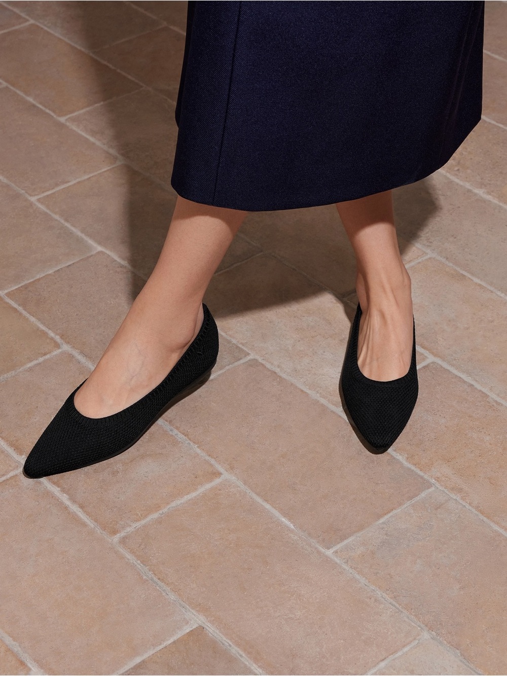 Vivaia Black Pointed Toe Water Repellent Ballet Flats Women’s Size 40